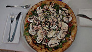 Pizzeria La Nuvola food