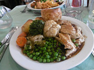 The Queen's Head food