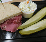 Fifth Street Deli-ette food