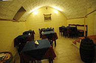 Osteria Il Melograno inside