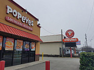 Popeyes Louisiana Kitchen outside