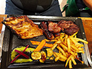 Grill Saint Laurent Ste Nelle food