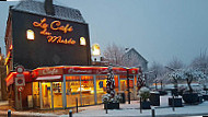 Le Café Du Musée outside