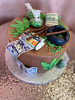 Custom Cakes By Liud food