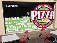 Mundo Pizza inside