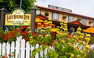 Salt Spring Inn Restaurant outside