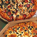 Round Table Pizza food