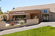 Le Provencal outside