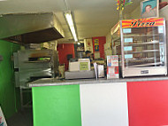 Francesco's Pizzeria inside