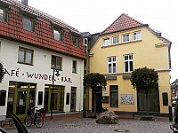 Café Wunder outside