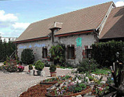 Auberge Du Pressoir outside