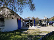 La Cabane Du Pêcheur outside