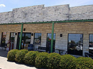 Old Fashioned Burgers Ice Cream outside