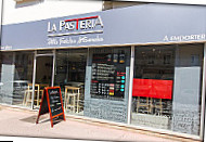 La Pasteria outside