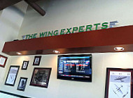 Wingstop inside