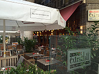 Cafe Extrablatt inside