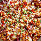 Round Table Pizza food