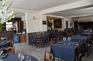 Le Relais De Barbizon inside