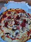 Pizza Prem's food