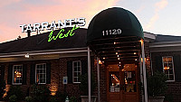 Tarrant's West outside