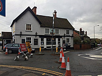 The Dukes Head outside