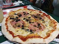 Bona Pizza food