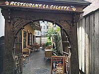 La Galette outside