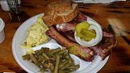 Juniors Smokehouse food