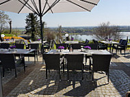 Elbterrasse food