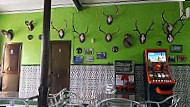 El Montero inside