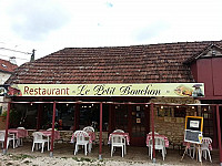 Le Petit Bouchon inside