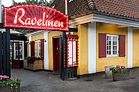 Ravelinen outside