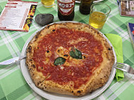 Pizzeria Vittoria food