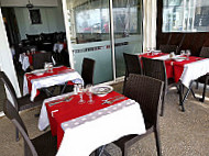 La Terrasse Des Epices Saint Pierre La Mer food