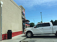 Dairy Queen Grill Chill outside