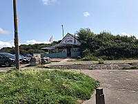 Half Moon Bay Cafe outside