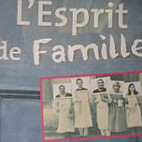 L'esprit De Famille inside