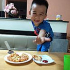 Bầu Pizza Vĩnh Tường food