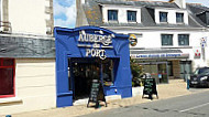 Auberge du Port outside