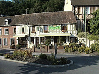 L'auberge De La Vallee outside