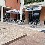 Frozen Gelateria Yogurteria Creperia inside