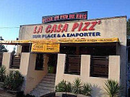 La Casa Pizz outside