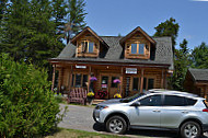 Metropolitan Moose Beanery & Cafe outside