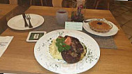 Felsenkeller food