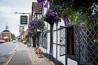 The Kings Arms outside