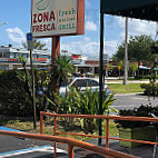 Zona Fresca outside