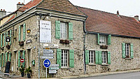 L'auberge de L'ecureuil outside