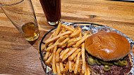 Six Car Pub Brewery food