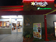 Carl's Jr. outside