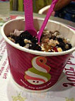 Menchies Frozen Yogurt food